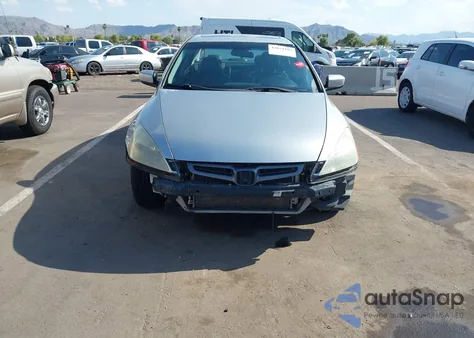 2004 Honda Accord 2.4 Ex z USA, uszkodzony, nr VIN 1HGCM56864A132631